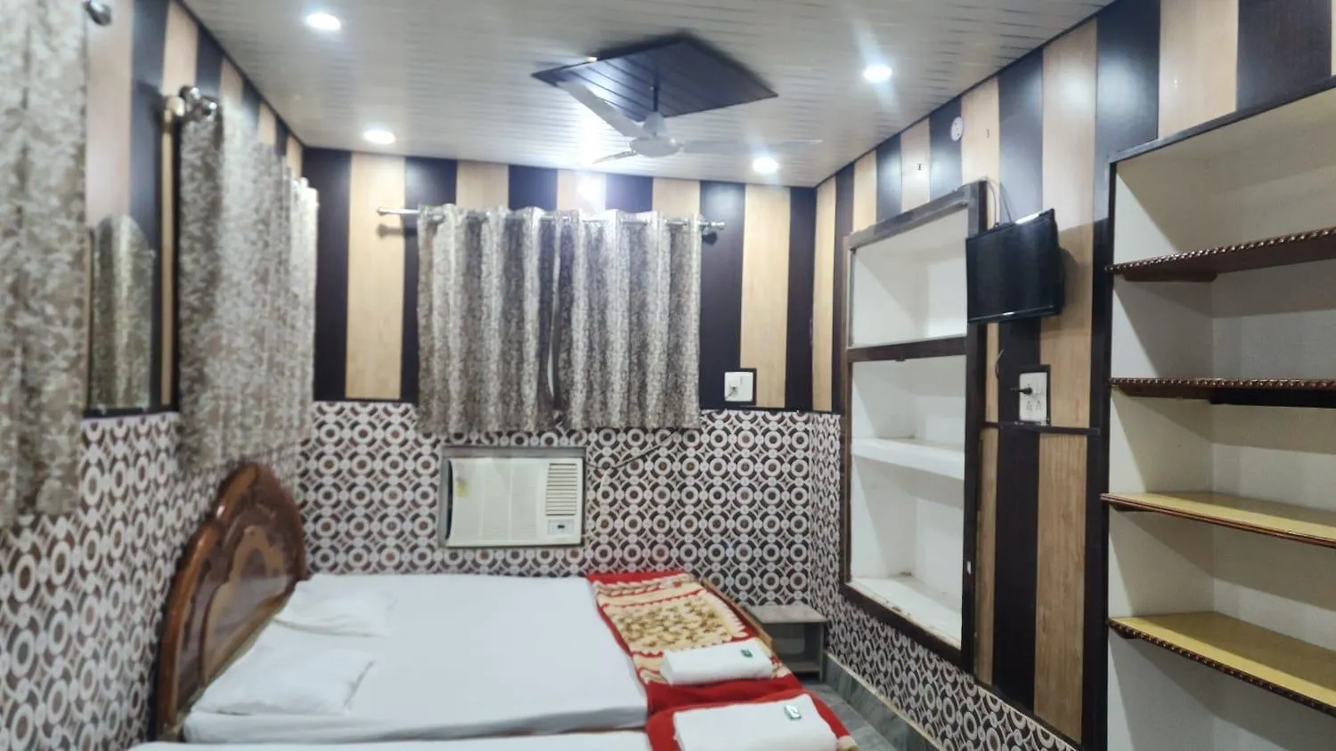 Gayatri Paying Guest House Varanasi
